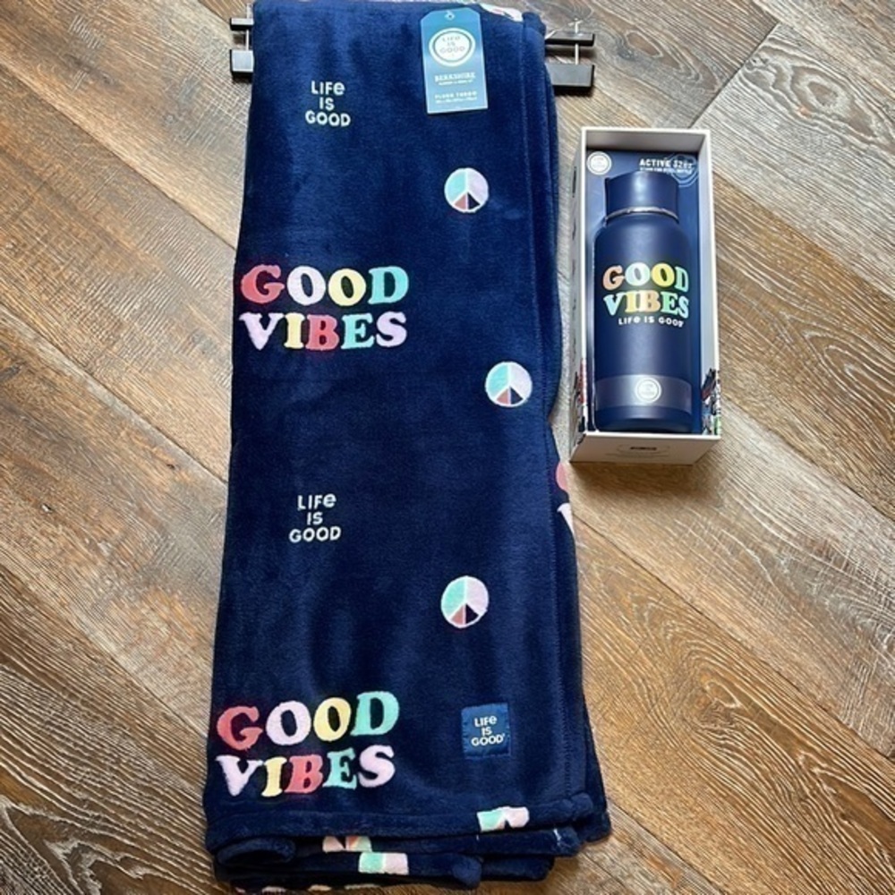Life is Good - ‘Good Vibes - bundle’ Throw/Bottle (50 x 70”/32 oz). NWT